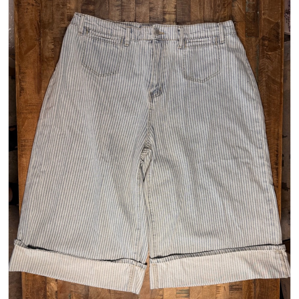 SHEIN Womens 2XL Blue White Pinstripe Wide Leg Cuffed Denim Shorts Elastic Back